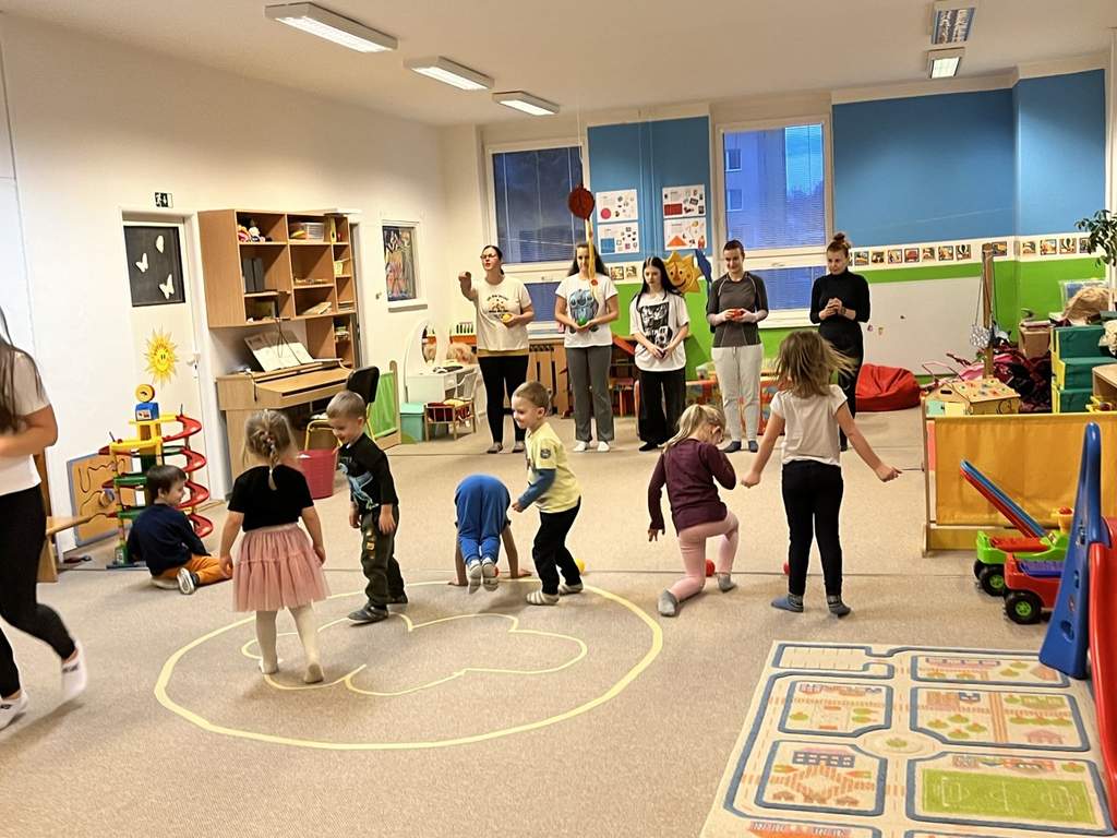 Cvičení dětem a rodičům   (21. 11. 2024)