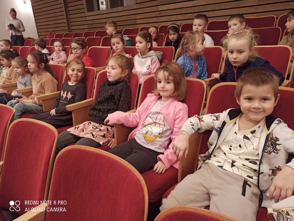 17. 10. 2024 Divadlo ZŠ Amos "Vánoční příběh a koncert"